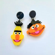 Load image into Gallery viewer, Best friends earrings - large

