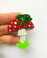 Load image into Gallery viewer, Small Toadstool Brooch with Frog
