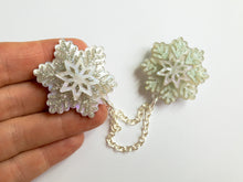 Load image into Gallery viewer, Snowflake double brooch
